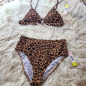 Summersalt suit NWT top size 6, bottoms size 8